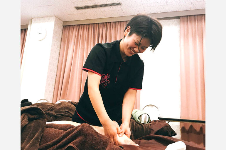 卒業生の水尾茜さん